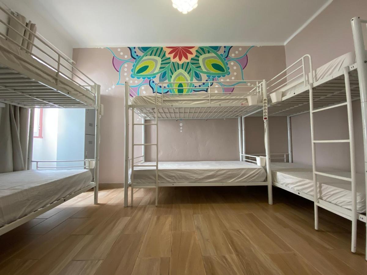 Orange Terrace Hostel *