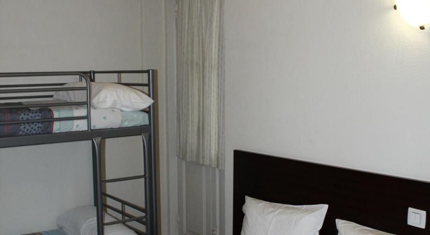 Residencia Vale Formoso Guest house