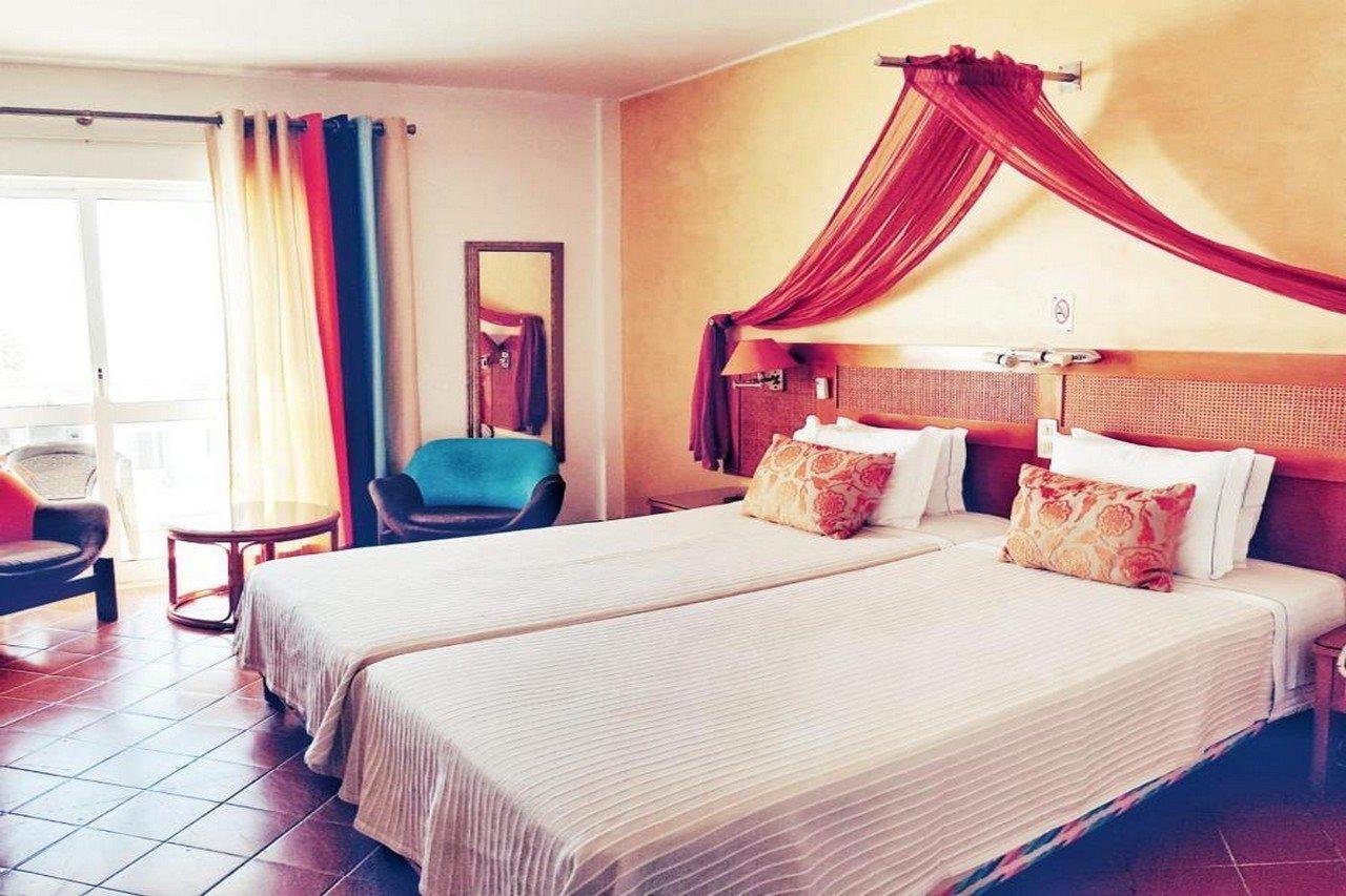 Do Cerro Hotel 4*