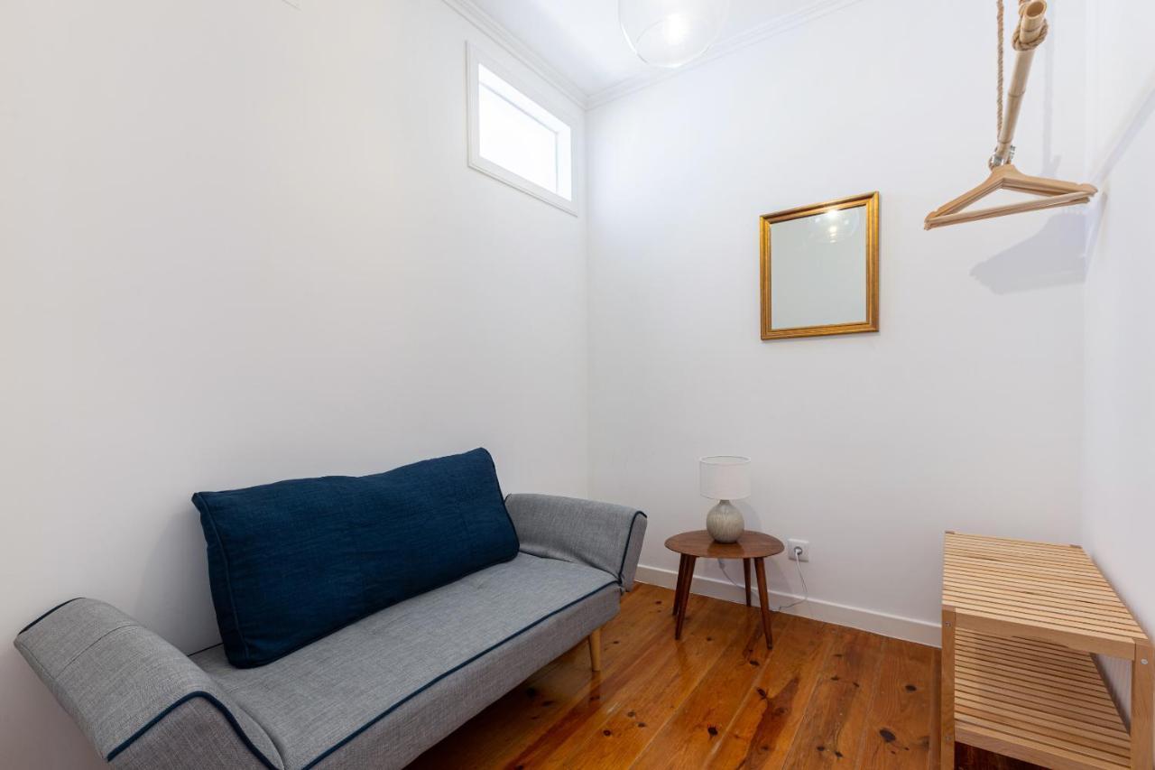 White & Blue Vintage In Graca Appartement