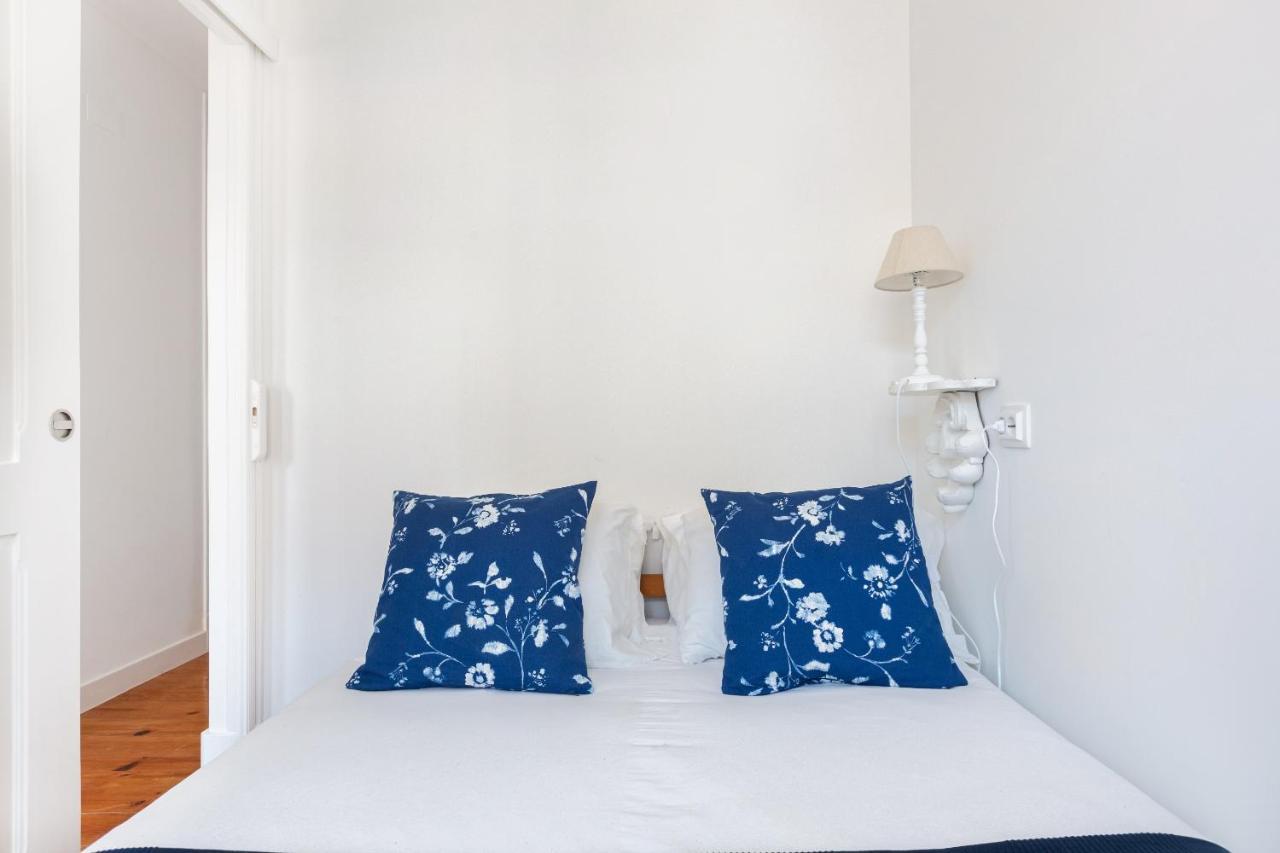 White & Blue Vintage In Graca Appartement