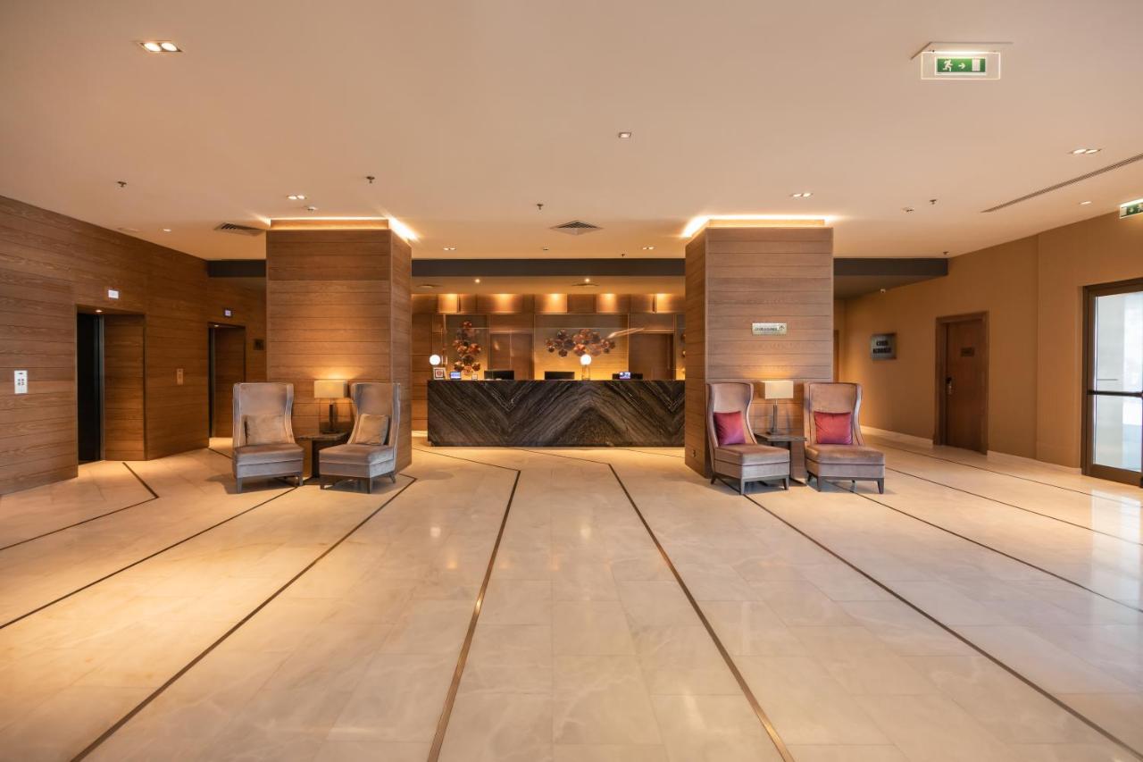 Crowne Plaza By Ihg Hotel