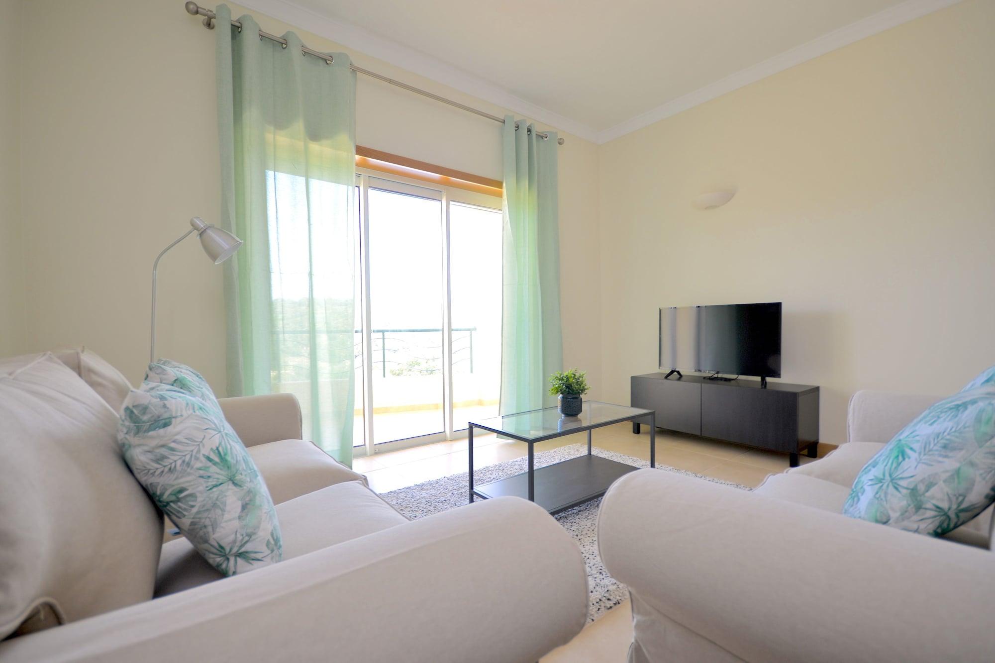 Bay Plaza Apartment *