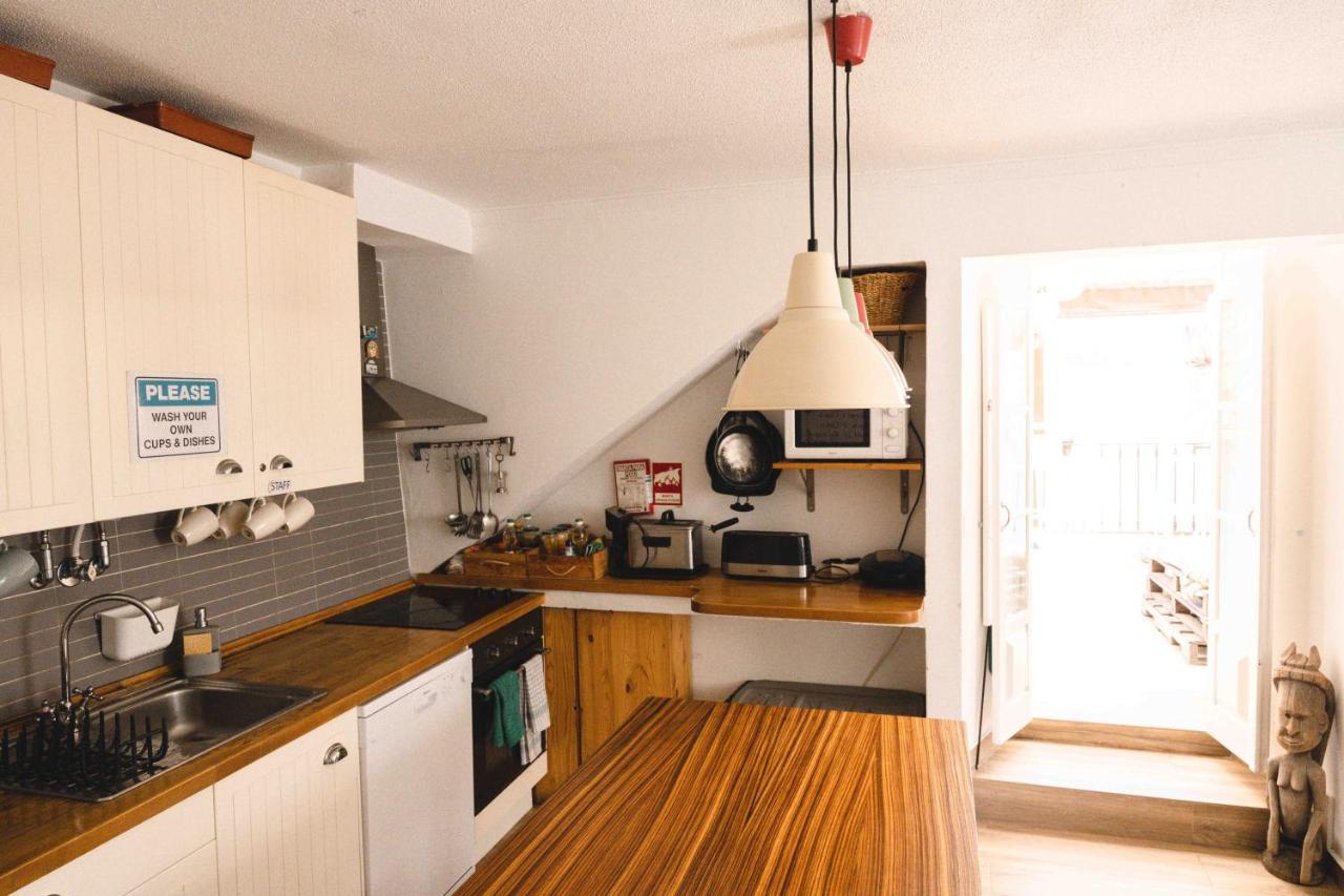 Bay Hostal *