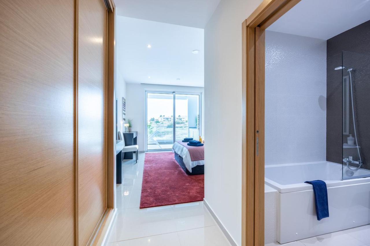 Coolhouses Algarve Lagos, 3 Bed Modern Flat, Outdoor, Indoor Pools&spa, à Vida * Lagos