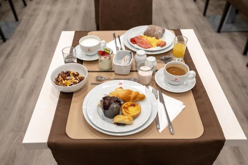 Dinya Hotel 3*