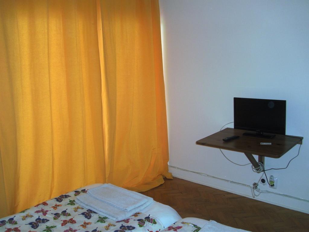 White House Guest house 3*