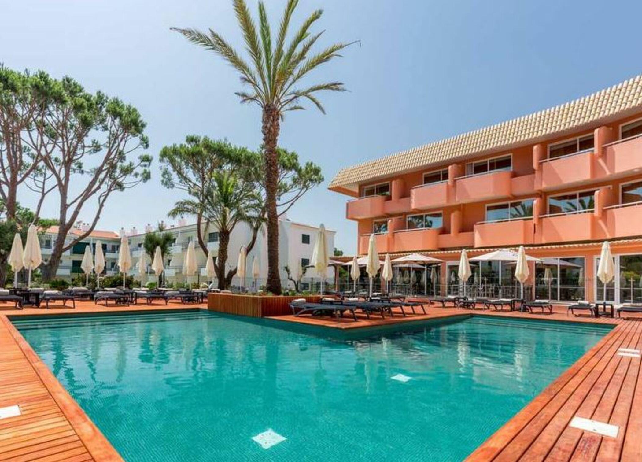 Garden Hotel 4*