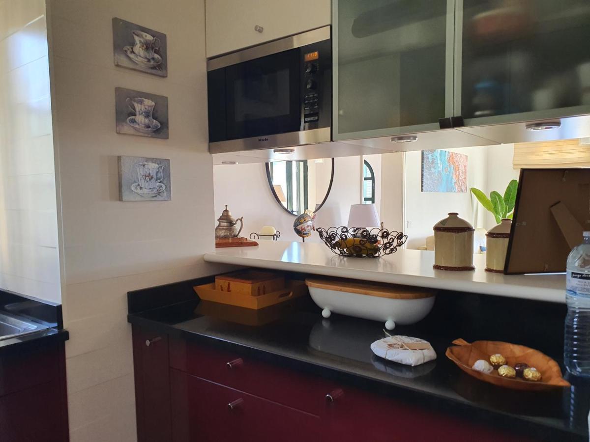 Luzia's - 2 Bedroom Sleeps 4 * Funchal (Madeira)