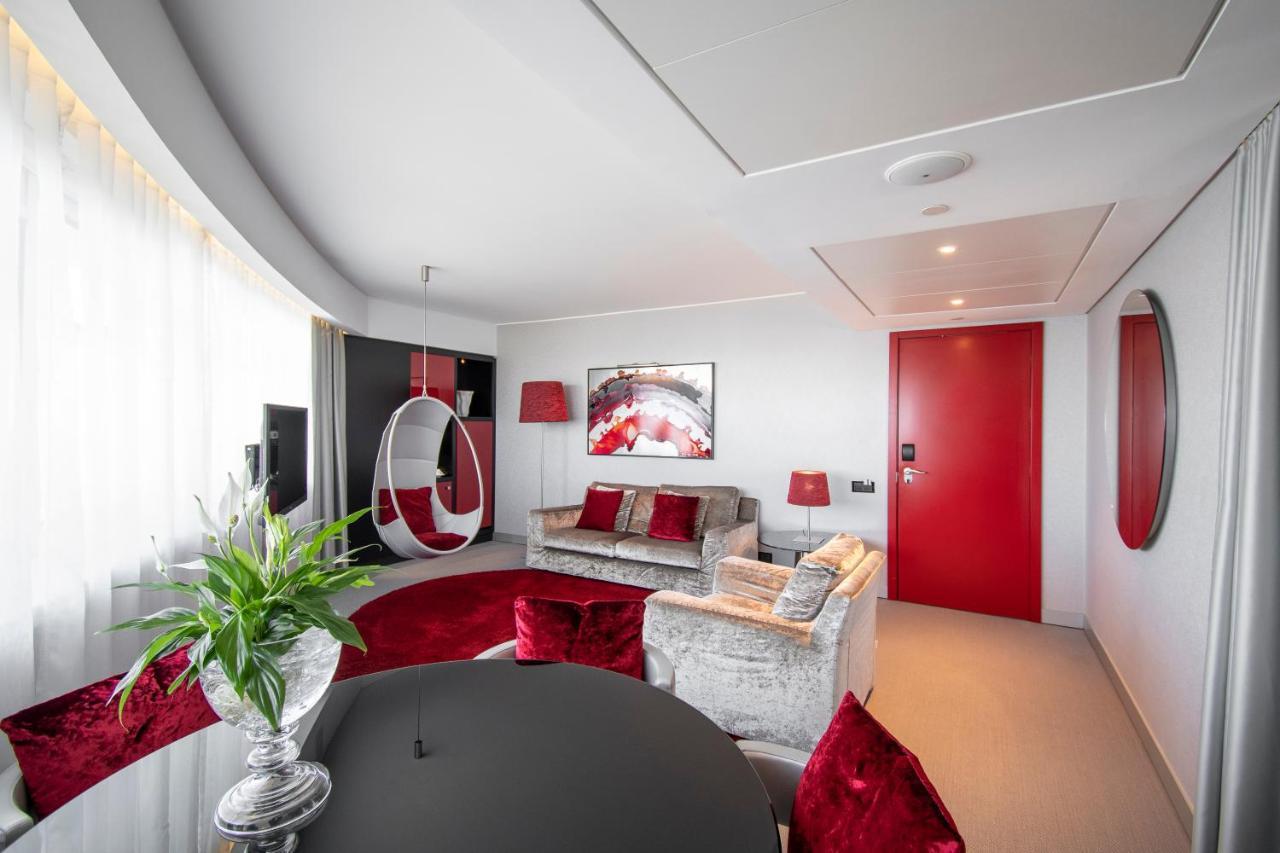 Myriad By Sana Hotel
