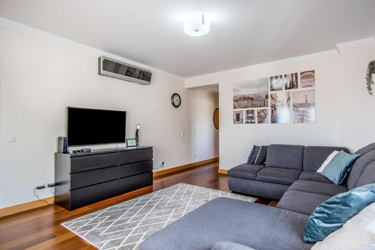 Apartment Corcovada, Sunny And Bright T1 With Large Terrace, Albufeira