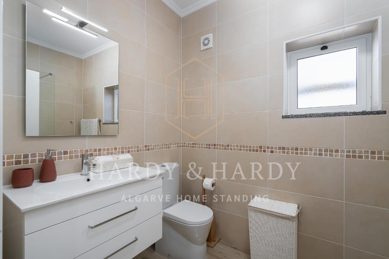 H&h Sea View Elegance: Modern Porto De Mos