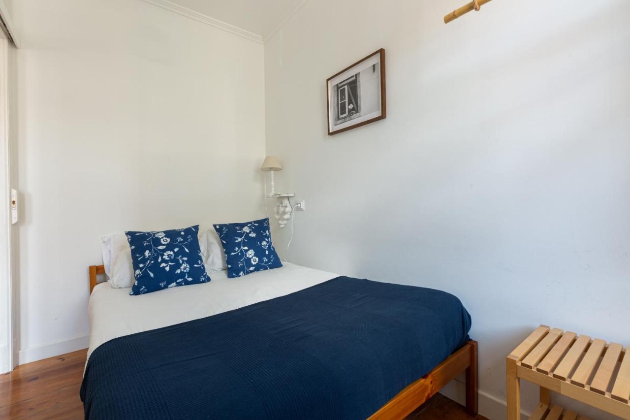 White & Blue Vintage In Graca Appartement