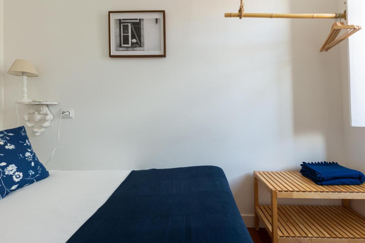 White & Blue Vintage In Graca Appartement