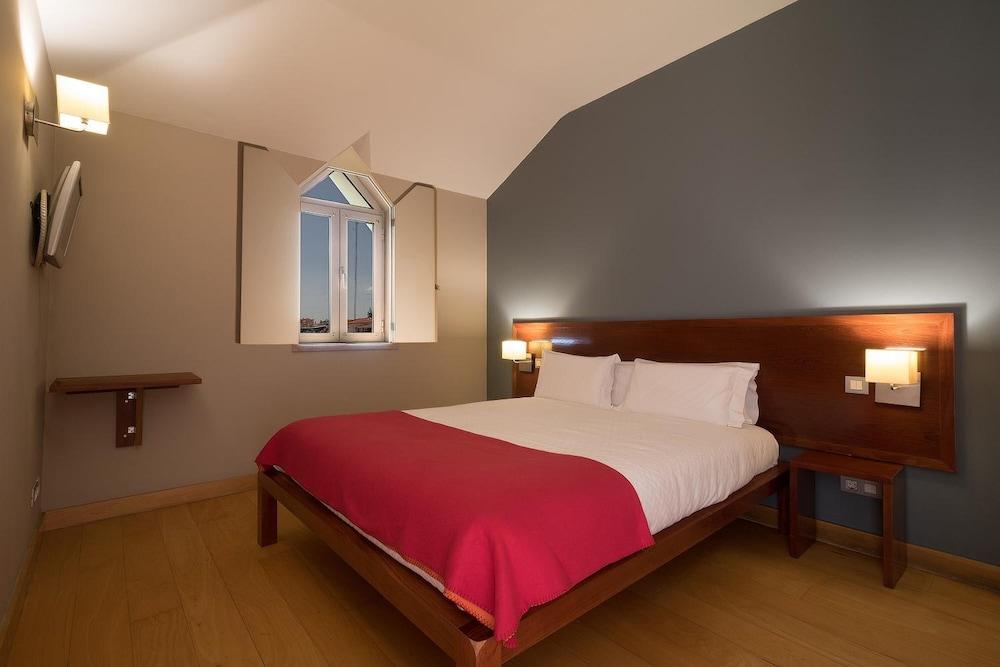 Cascais Hotel 3*