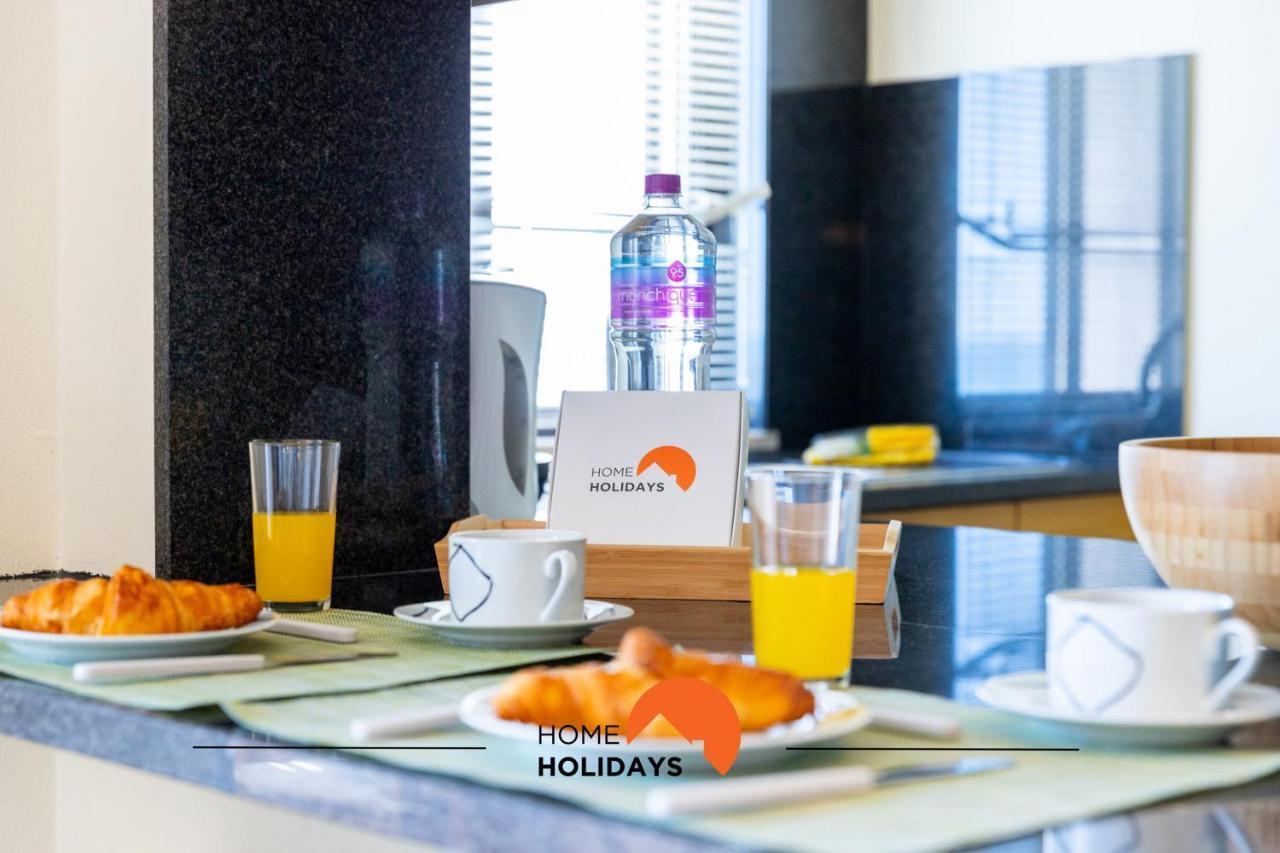 #005 Foxy B By Holidays Apartment *