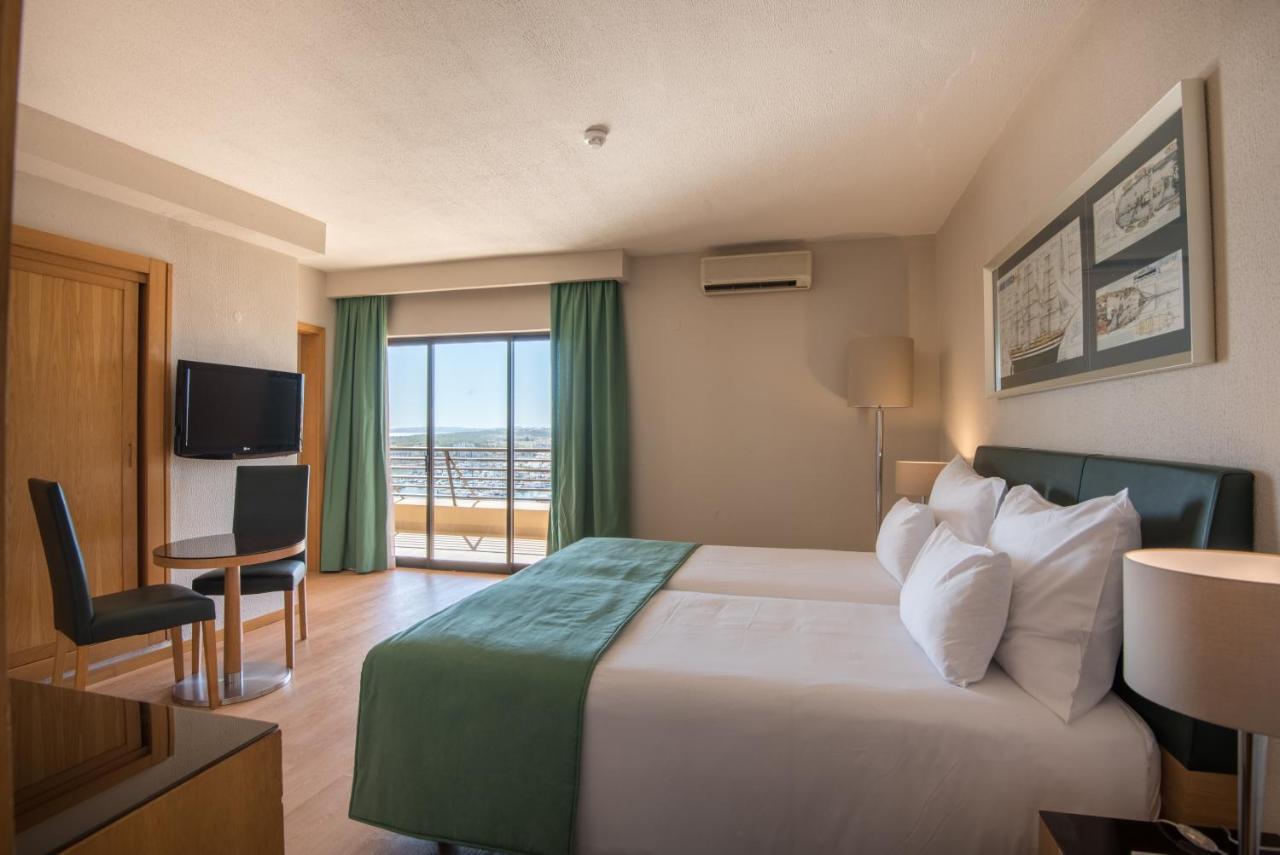 Hotel Gale Marina