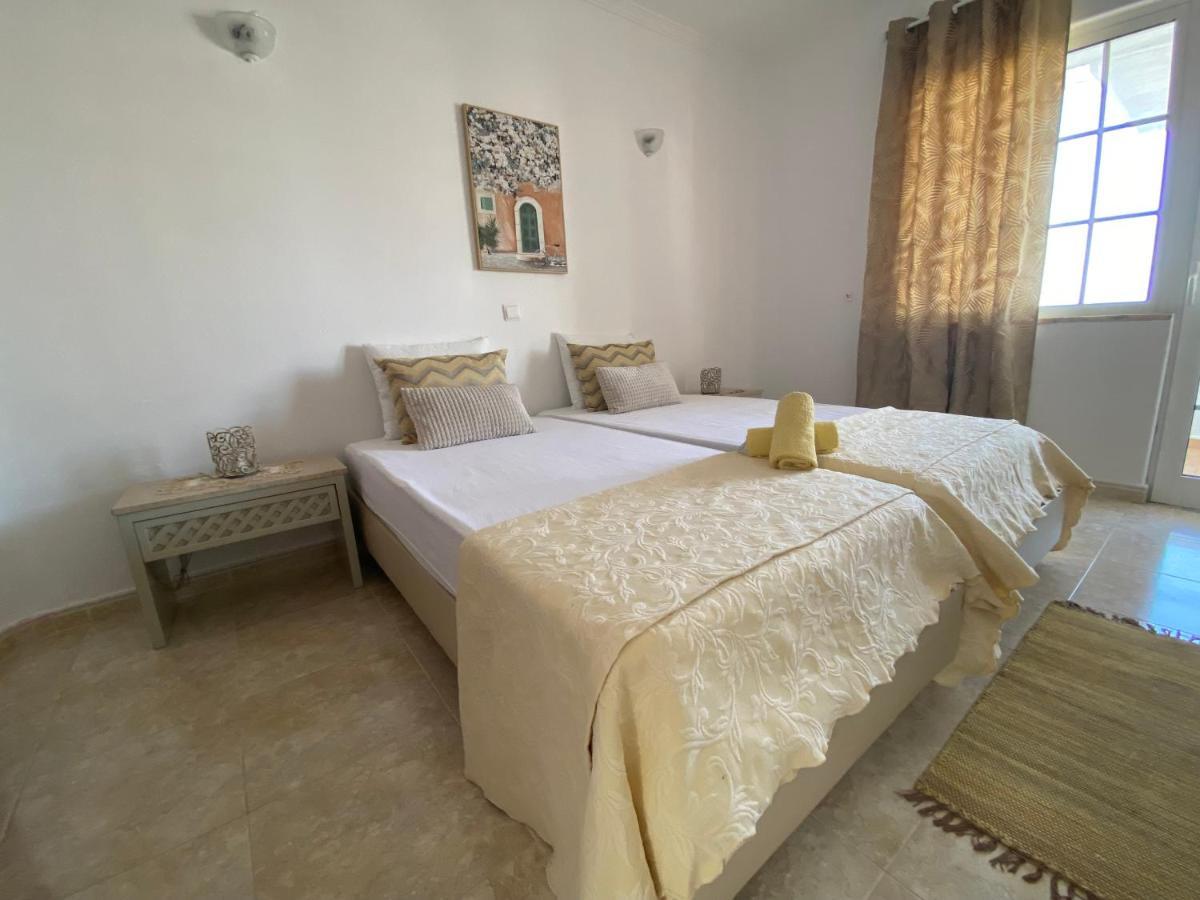 Moradia Olival- Bbq, 2 Quartos, Quintal Vakantiehuis
