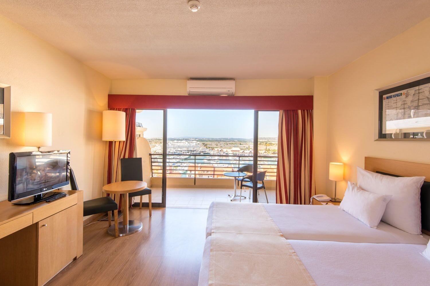 Hotel Gale Marina