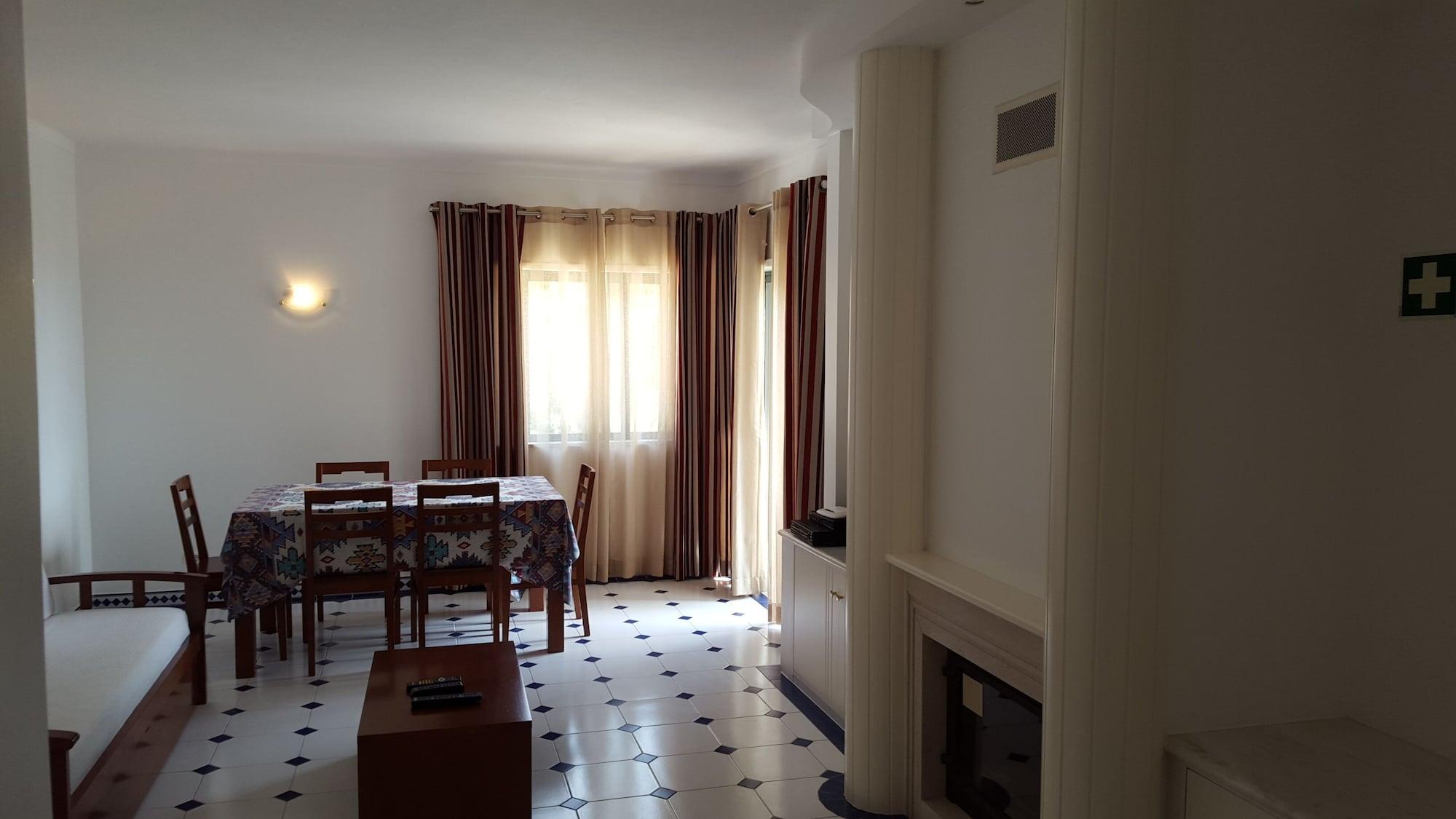 Clube Meia Aparthotel 3*