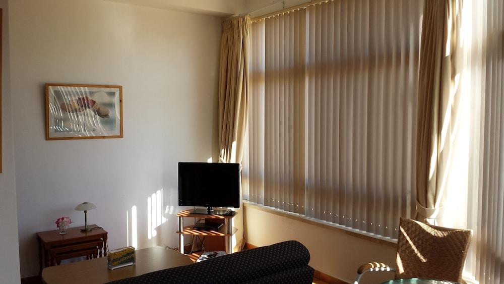 Clube Meia Aparthotel 3*