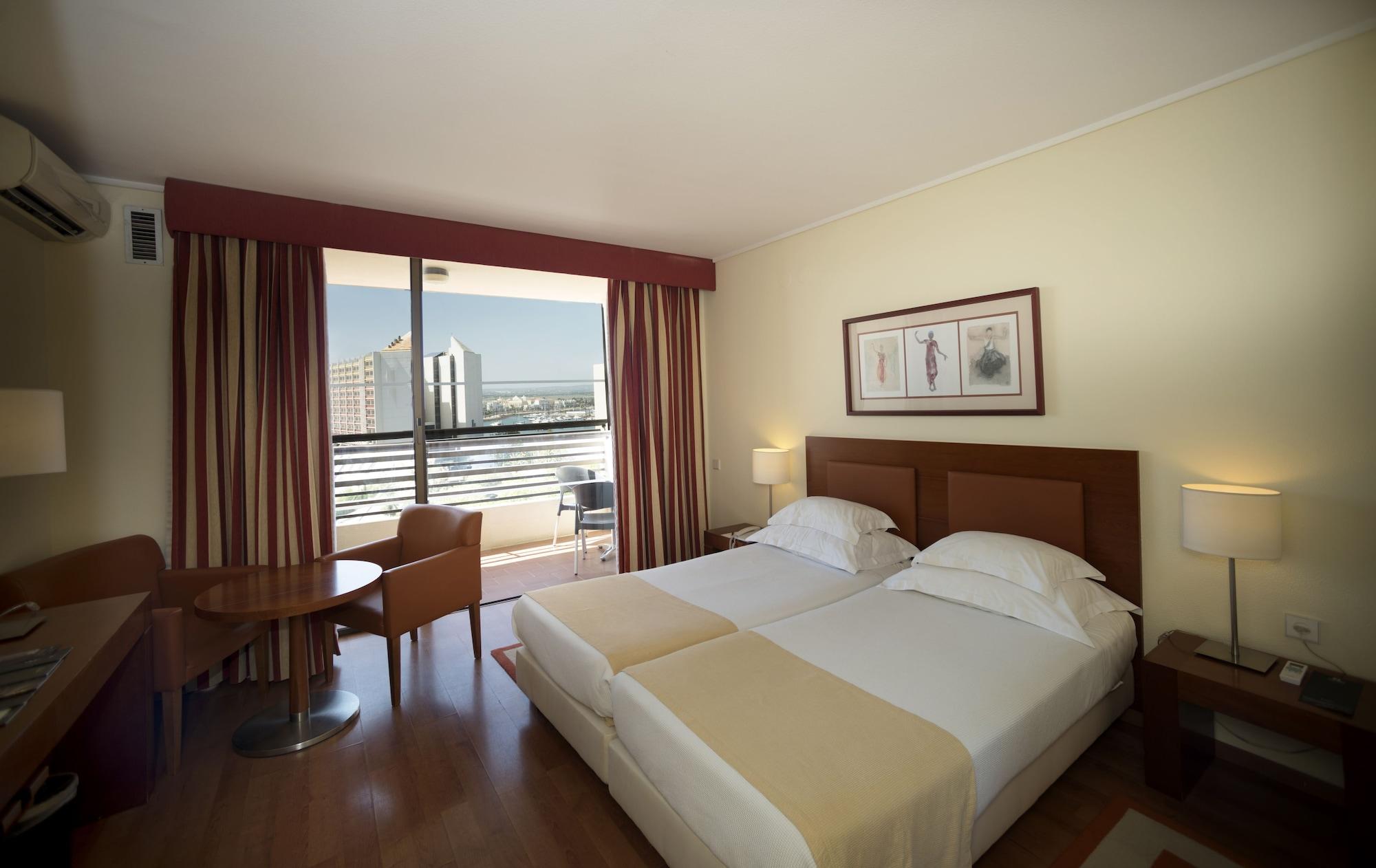 Hotel Gale Ampalius 4*