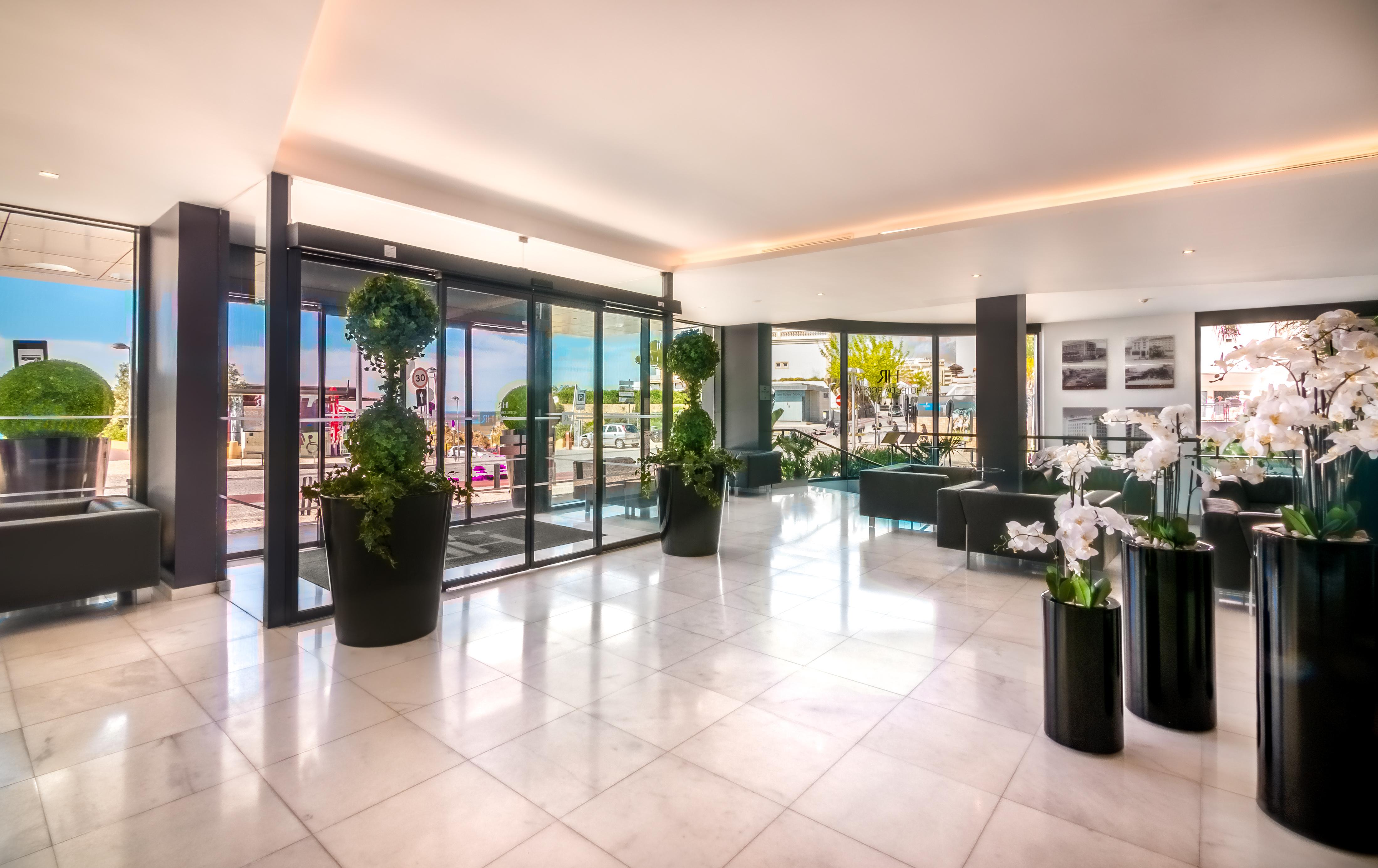 Rr Da Rocha Hotel