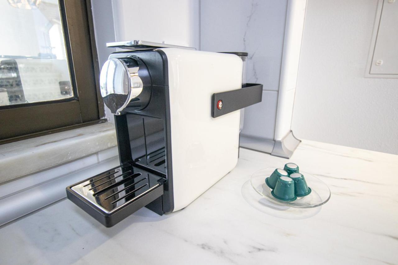 Renovated Oasis Ocean View 1bd Wi-fi 3 Min Apartment *