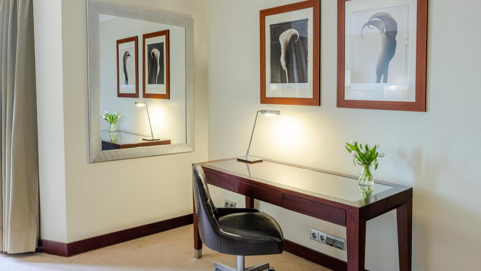 Crowne Plaza By Ihg