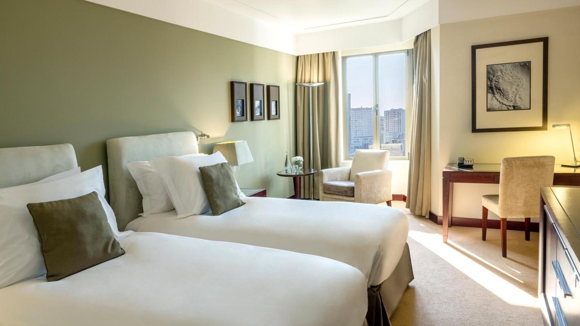 Crowne Plaza By Ihg Hotel 5*
