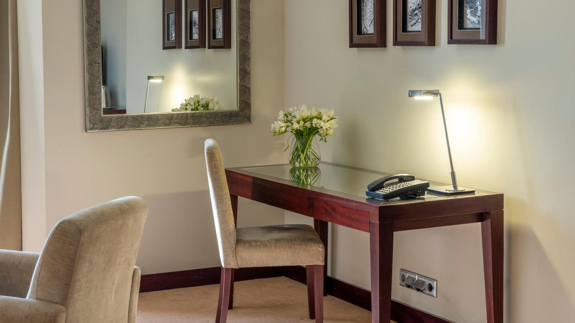 Crowne Plaza By Ihg Hotel 5*