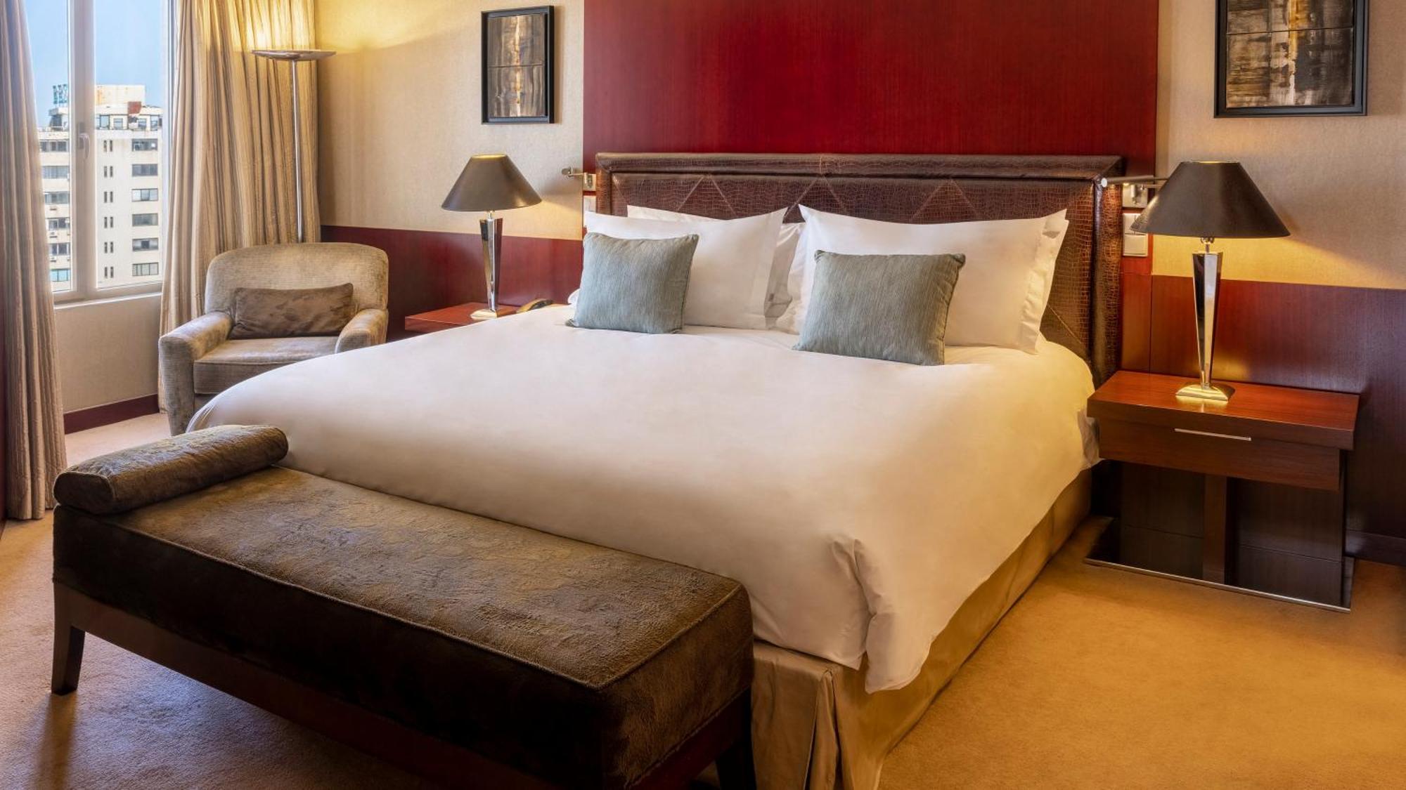 Crowne Plaza By Ihg Hotel