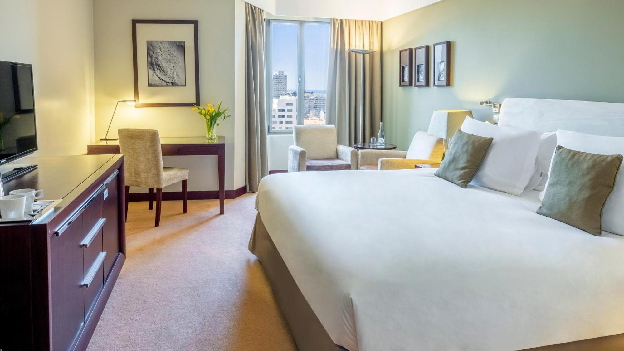 Crowne Plaza By Ihg Hotel 5*