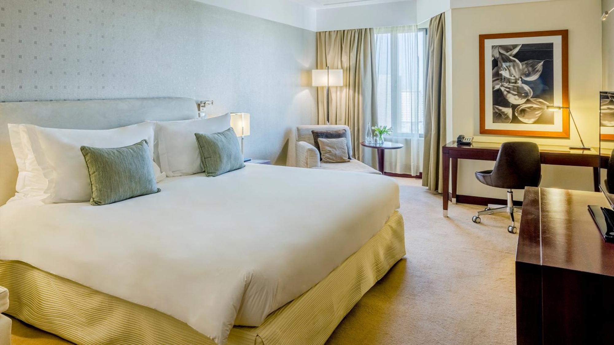 Crowne Plaza By Ihg Hotel 5*