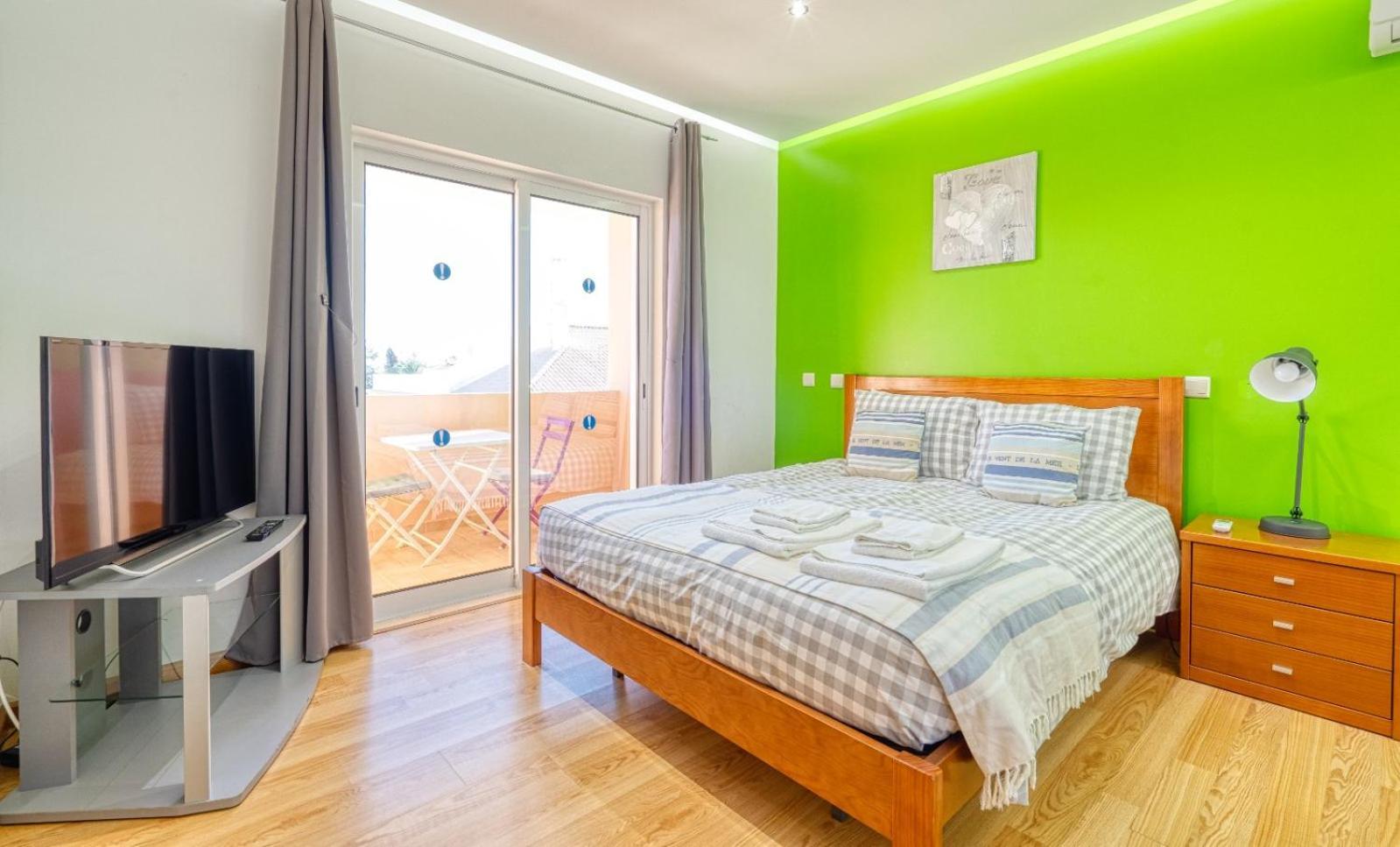 Full Private 300sqm Jacuzzi Heated Pool Ideal & Quiet Location Villa *