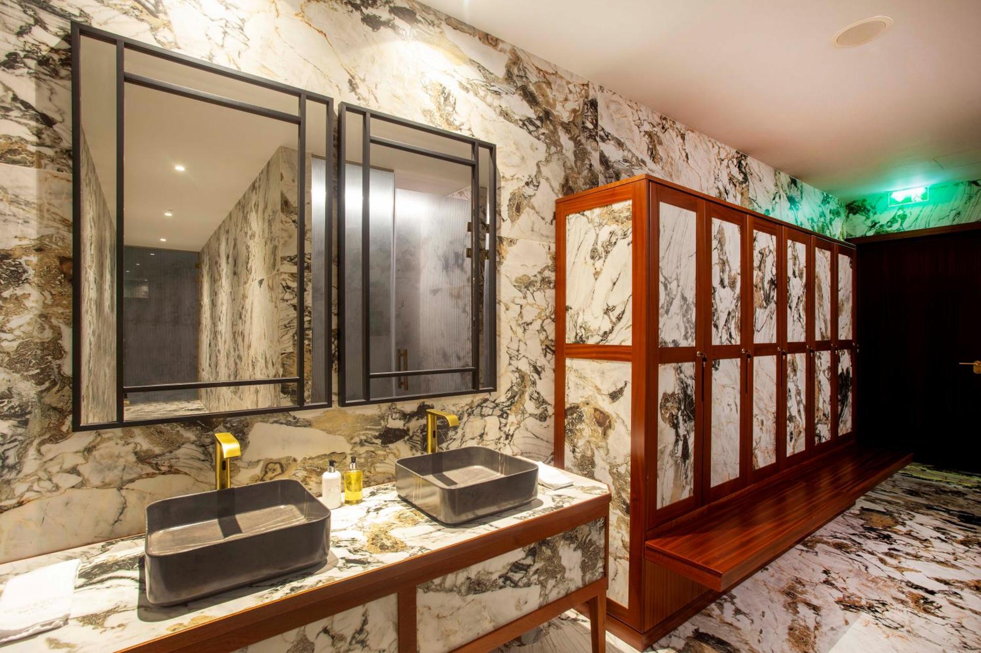 Wine & Books 5* Oporto