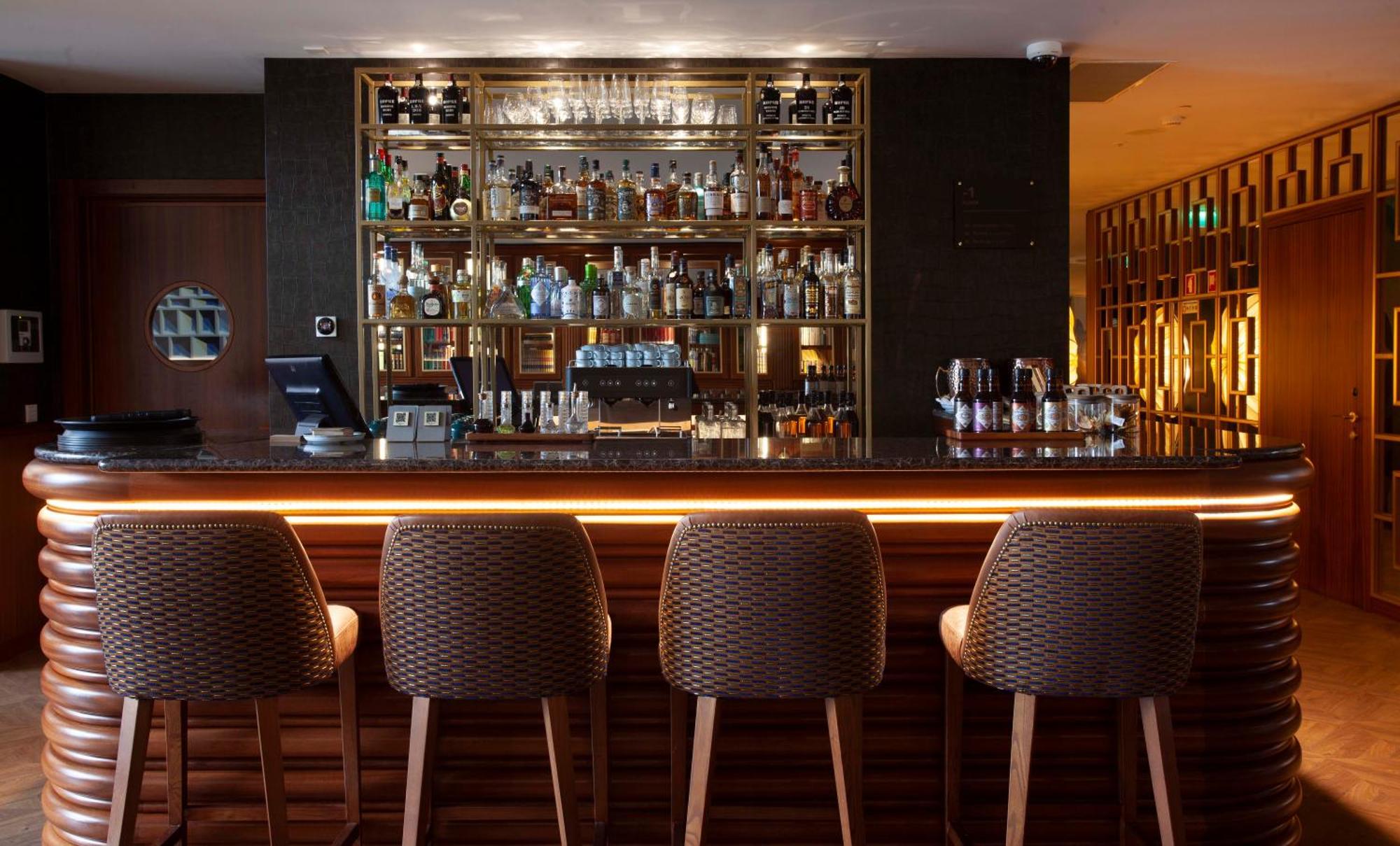 Wine & Books 5* Oporto