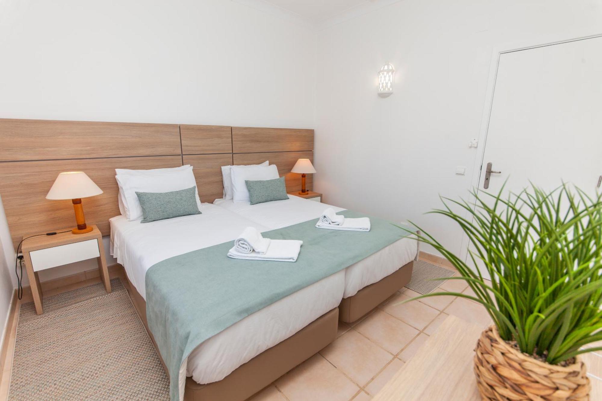 Holiday park Atalaia Sol - Tennis & Heated Pool In Winter Lagos