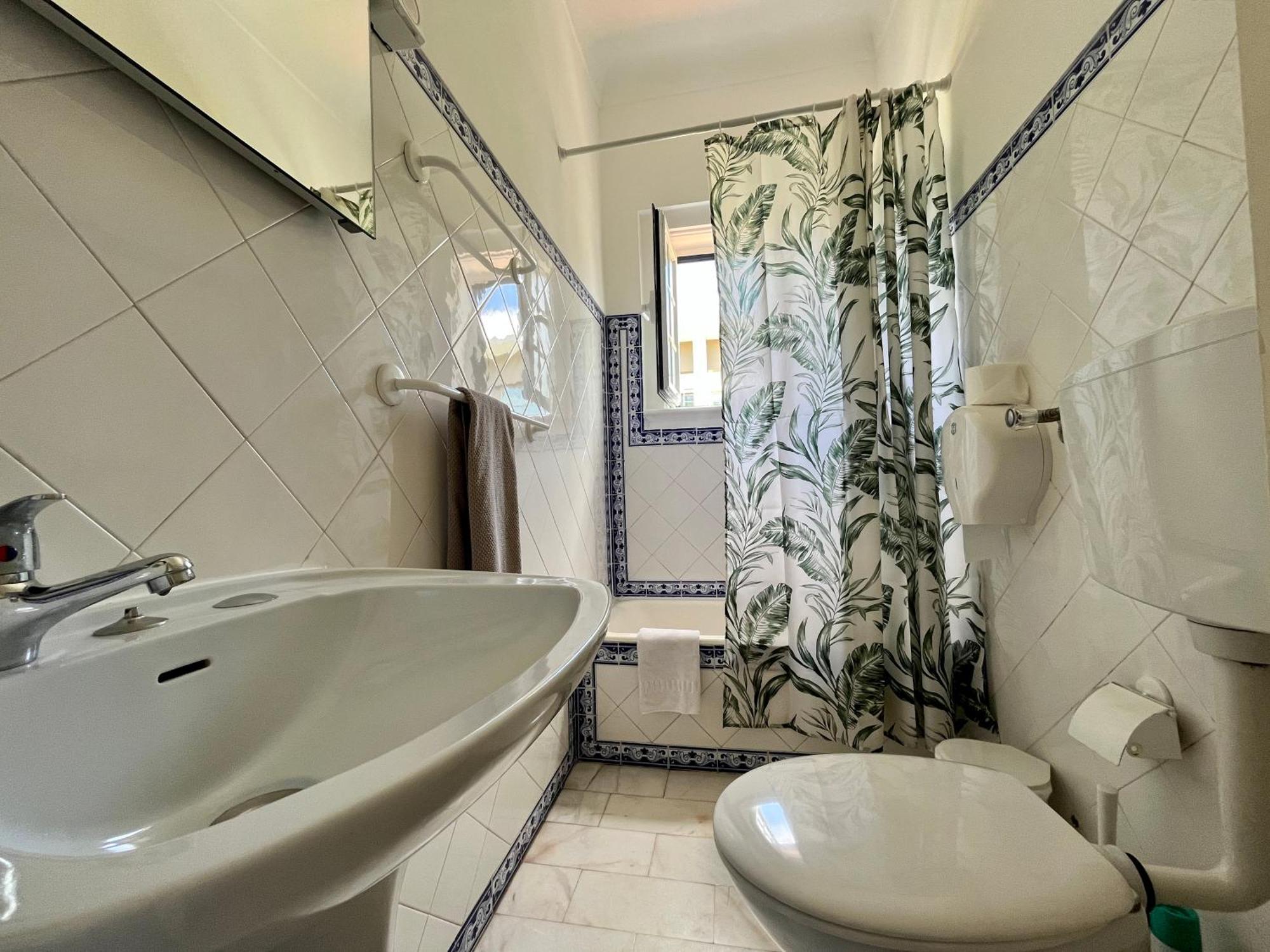 Eco Ljmonade Hostal *