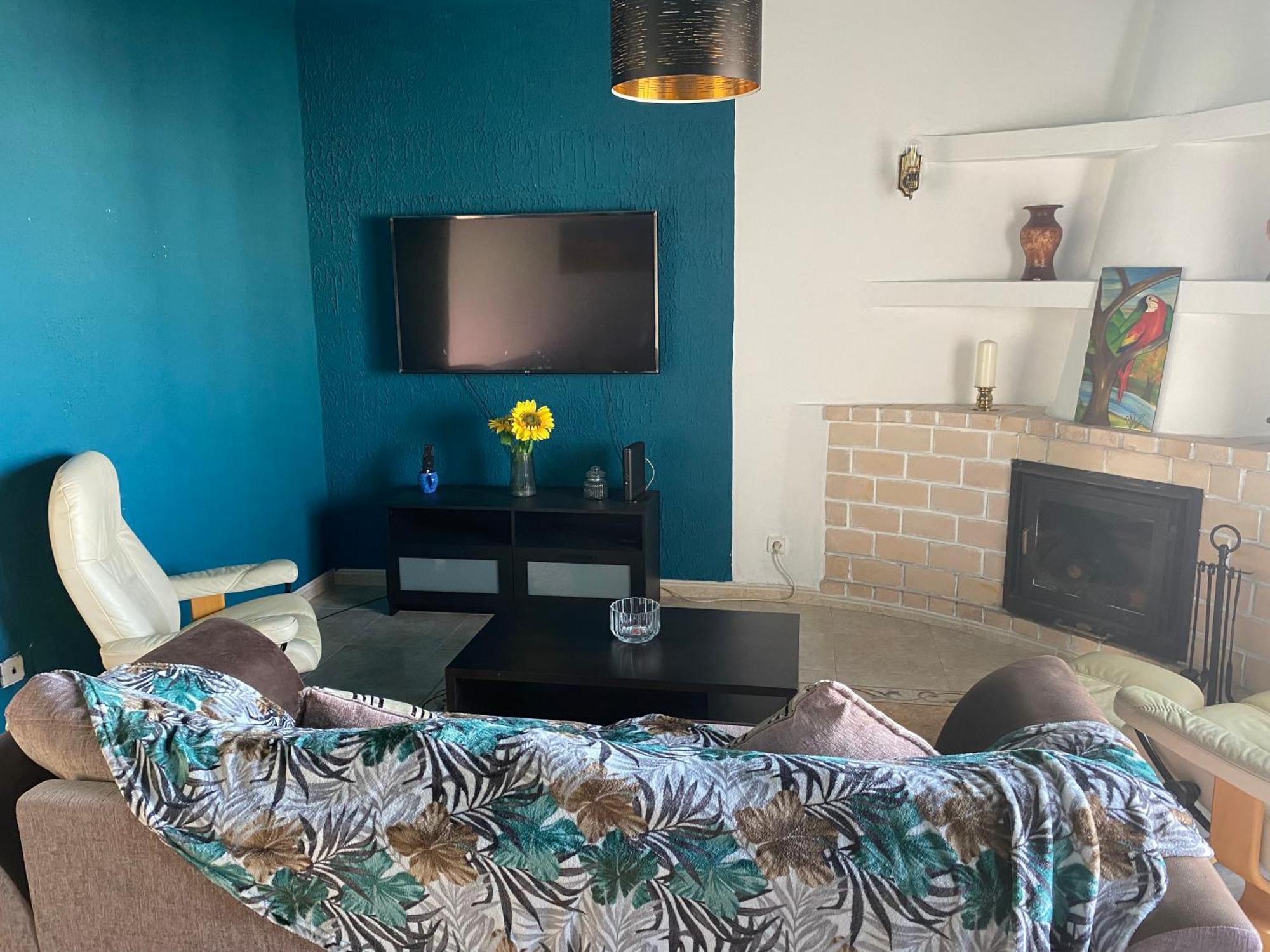 Vakantiehuis Moradia Olival- Bbq, 2 Quartos, Quintal *