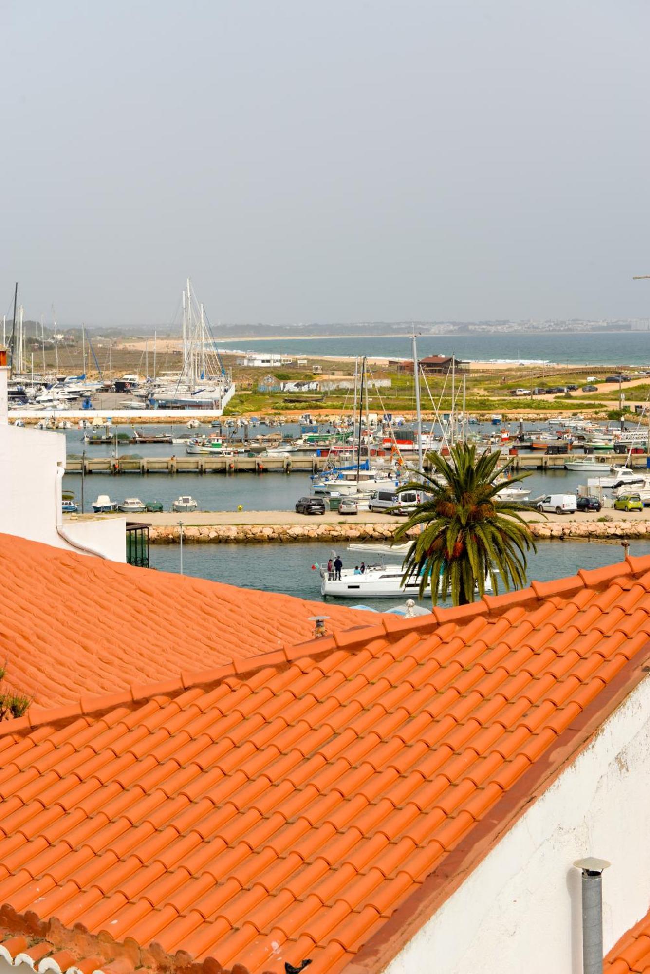 Hotel Lagosmar Story