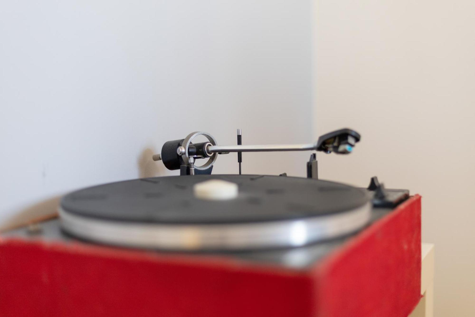 Bed & Breakfast Vinyl Flat - Lagos