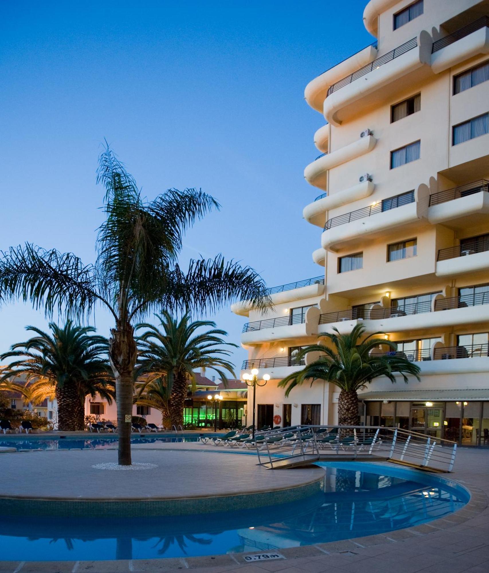 Hotel Gale Marina 4*