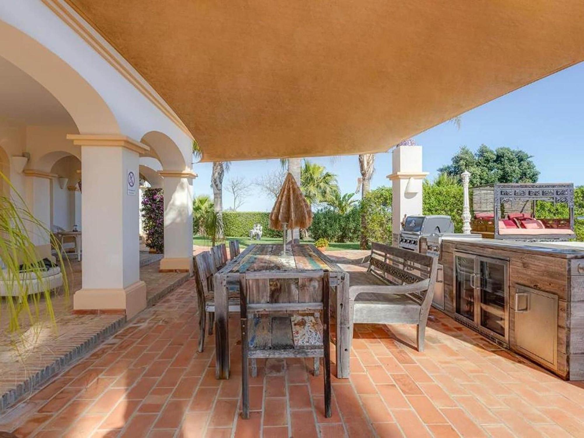 Villa Luxury With Gym, Jacuzzi And Swimming Pool