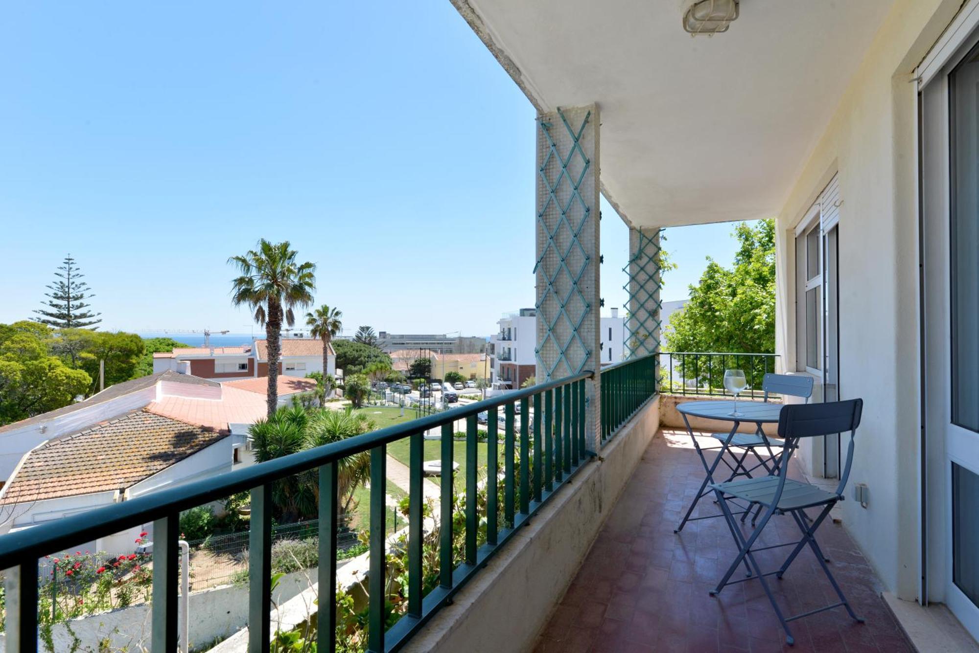 Sea View Apartment *
