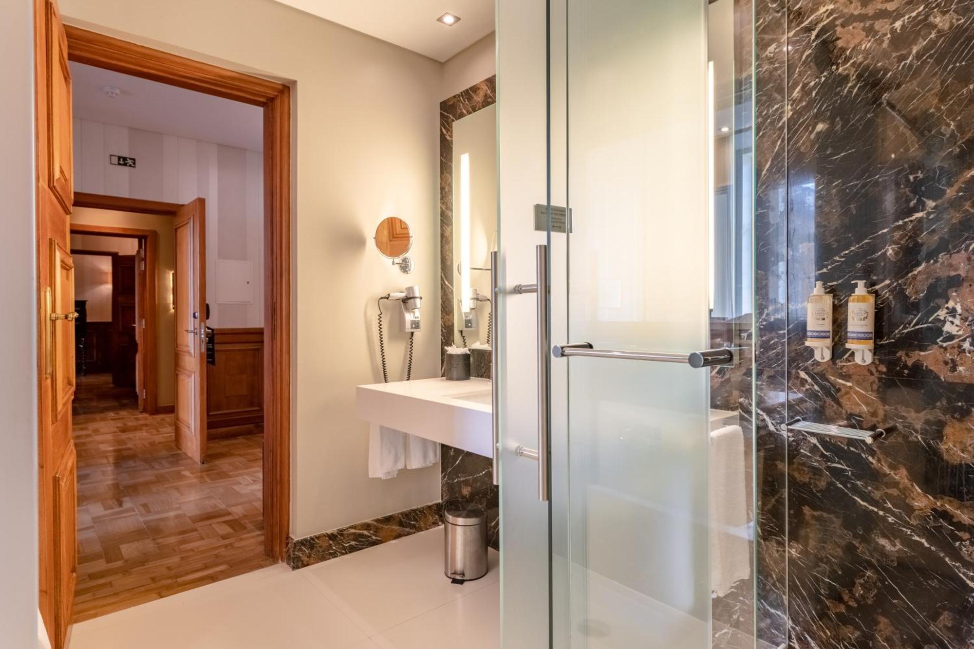 De - Small Luxury Of The World Lisbon