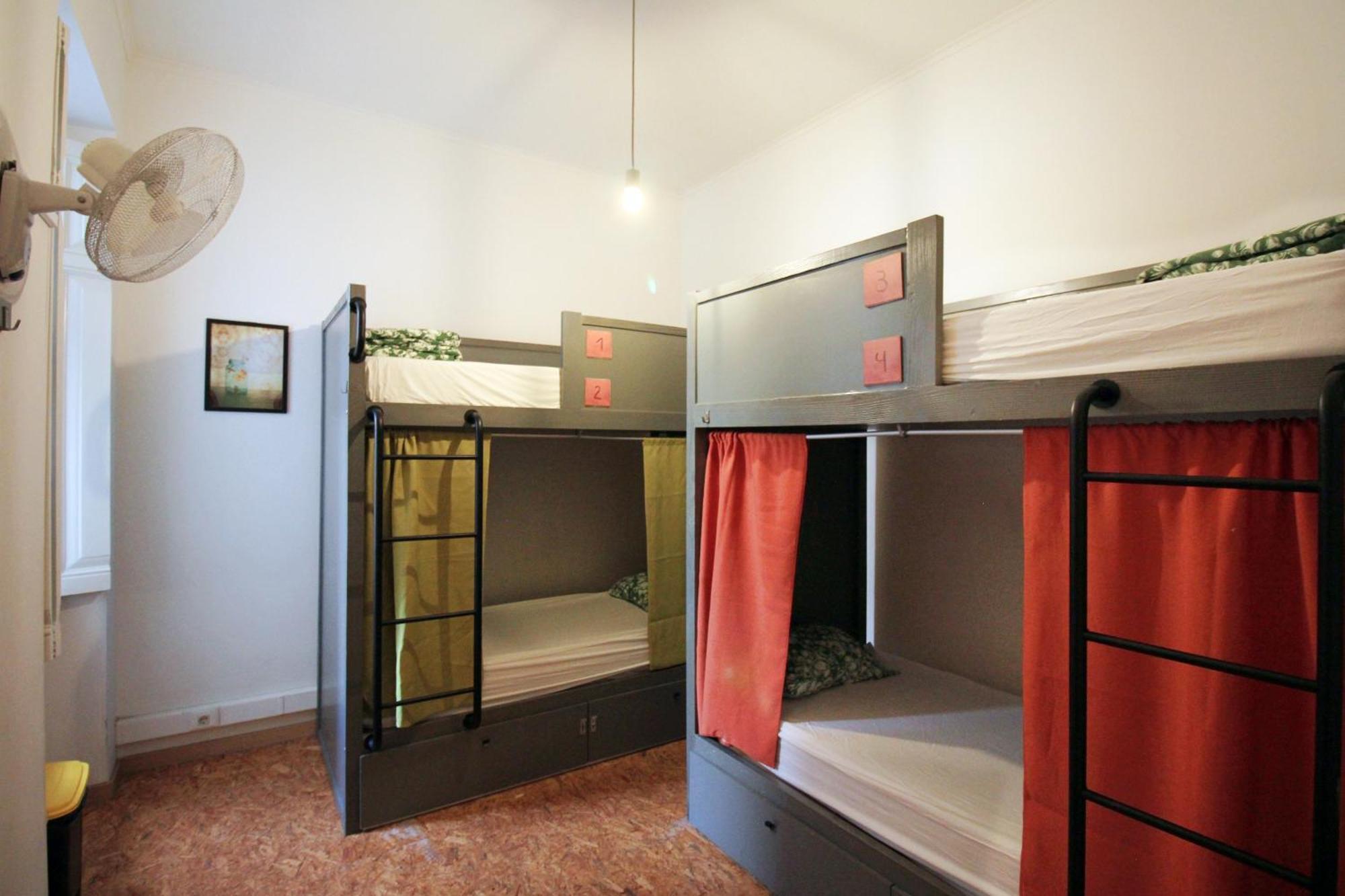 Hostel Wot Patio