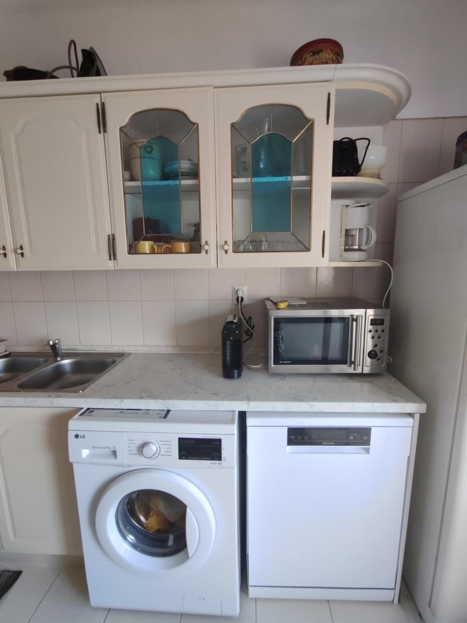 Apartment 3 Bedrooms Balcony Flat