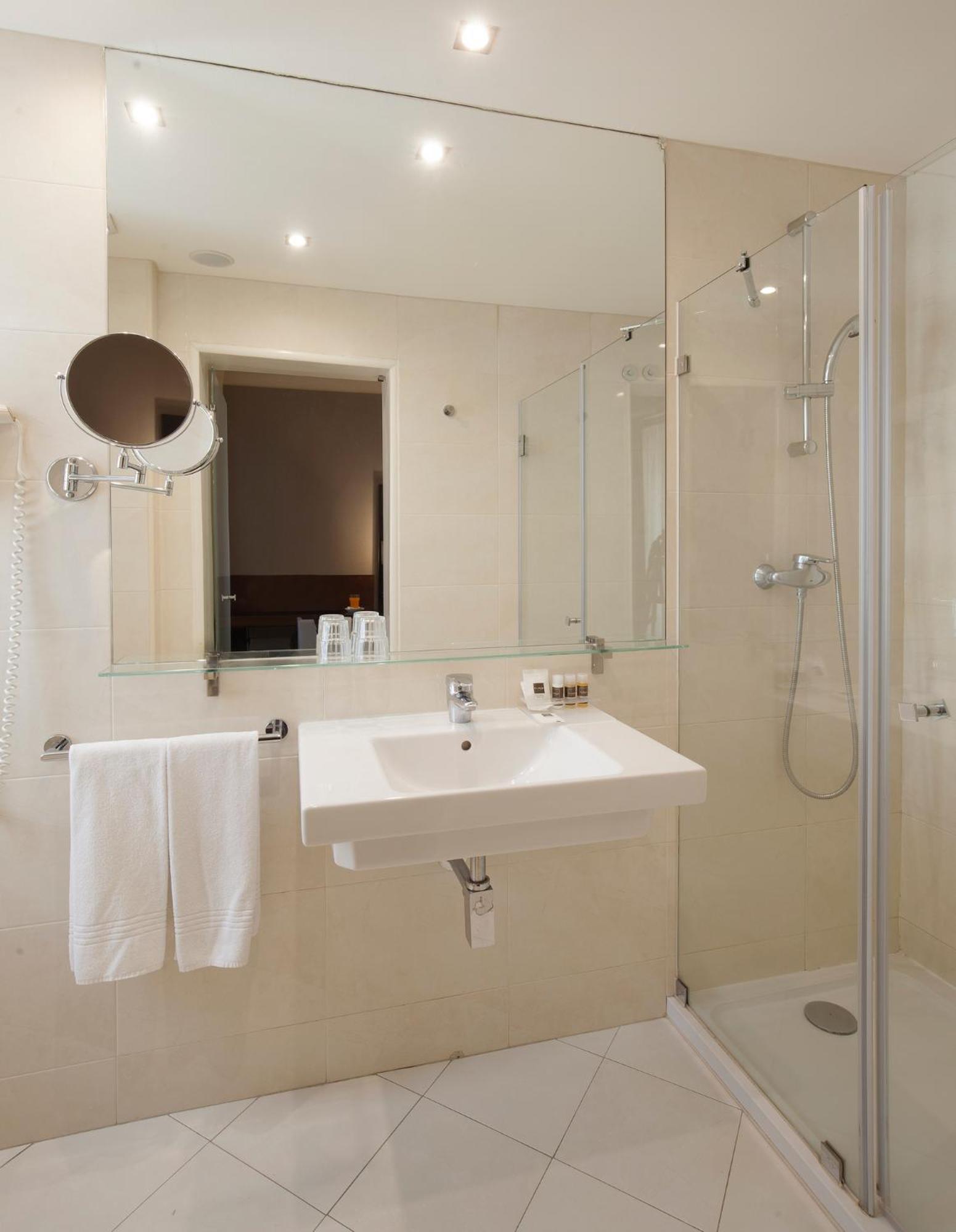 Turim Restauradores 3* Lisbon