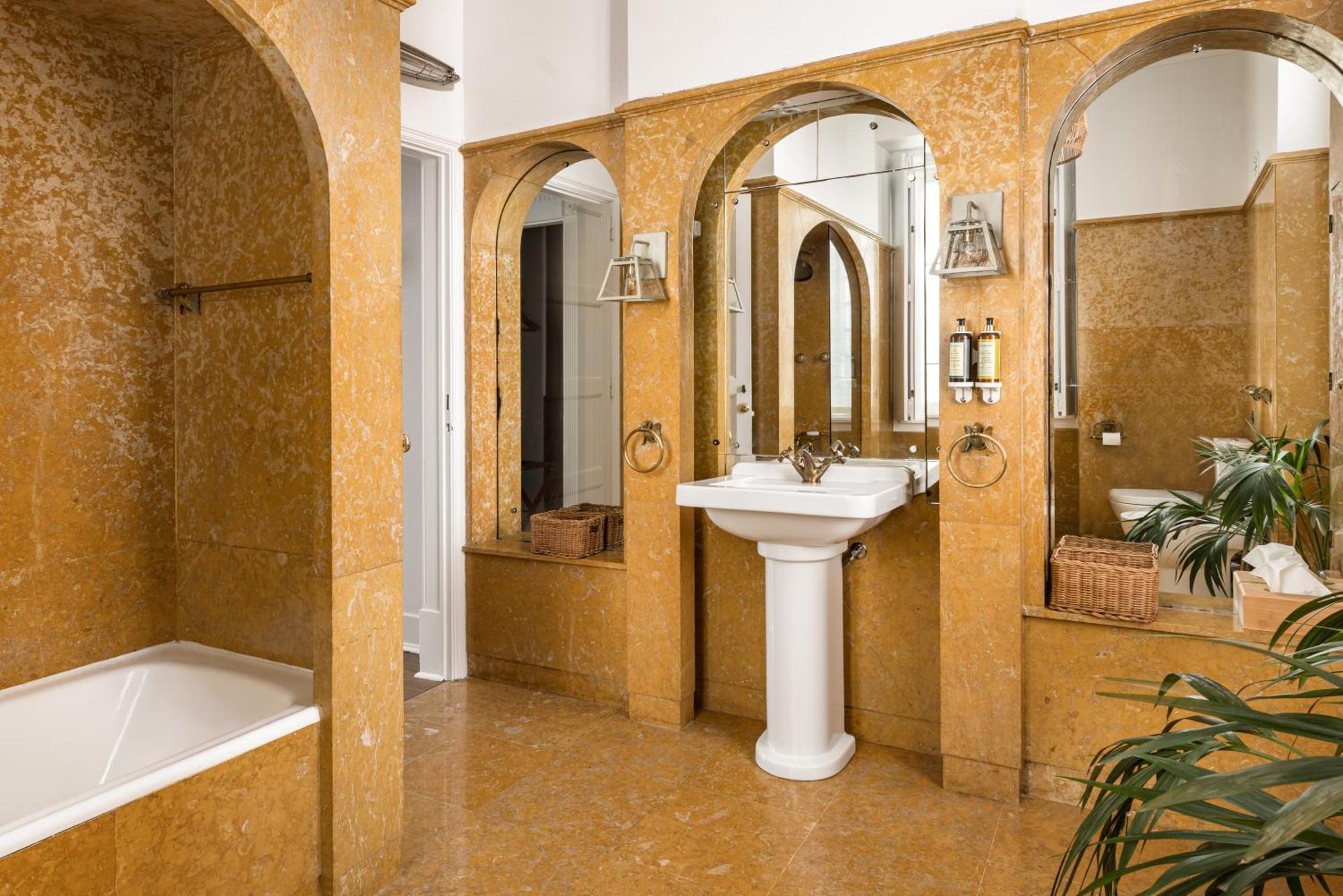 Pergola Boutique (adults Only) Bed & Breakfast
